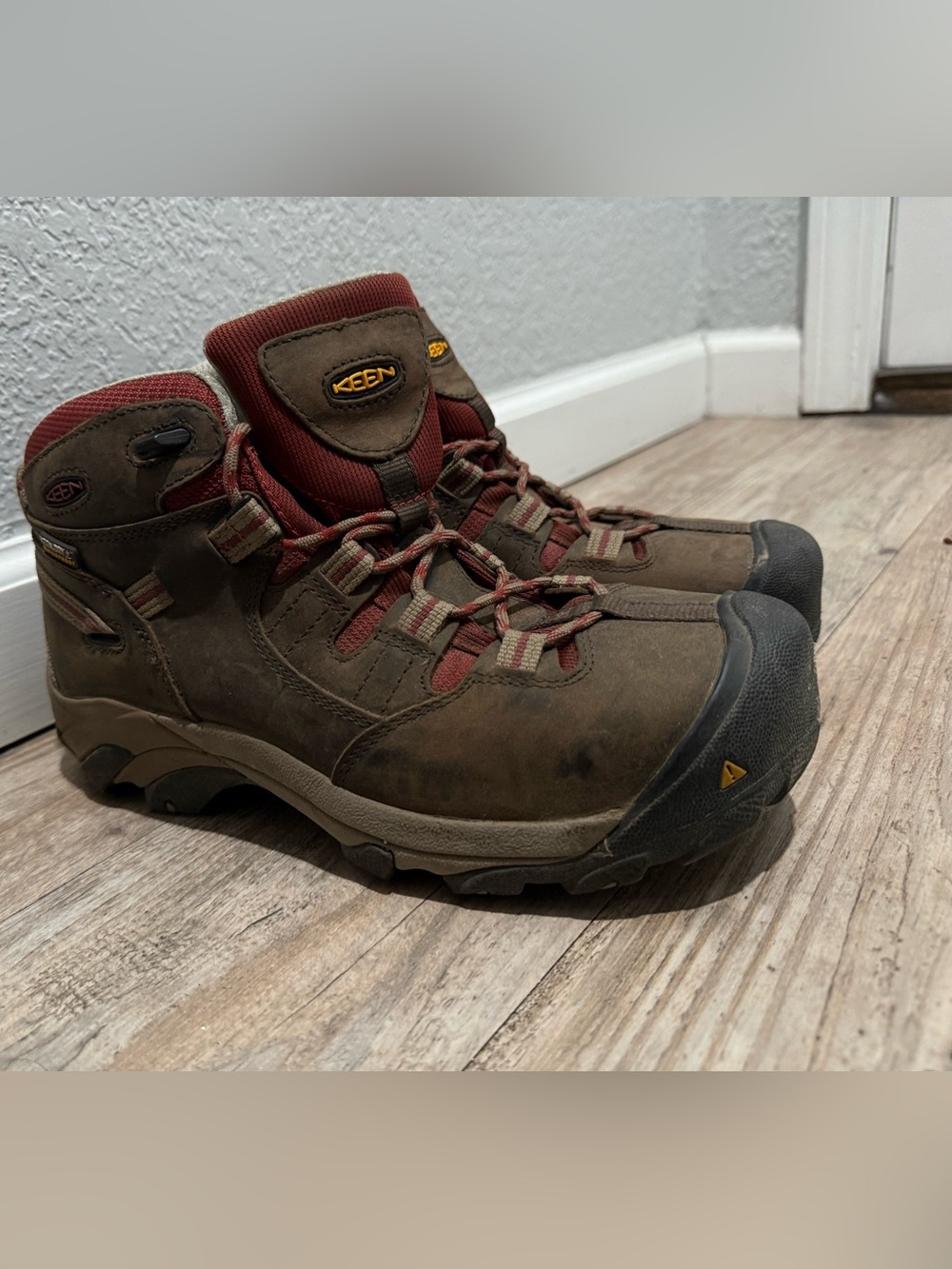 KEEN Women's Targhee II Mid Waterproof Hiking Boots